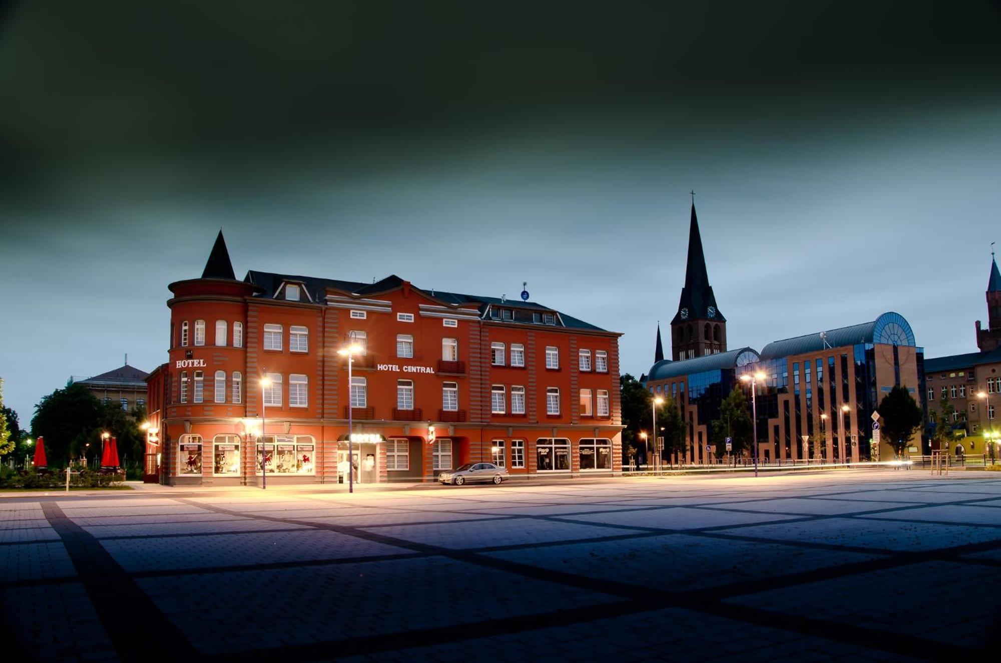 Hotel Central Inh Carolin Krause Bitterfeld-Wolfen Exterior foto